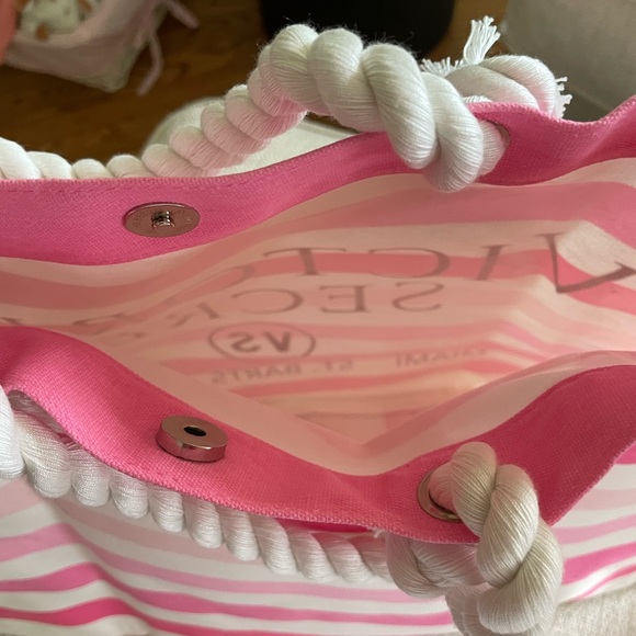 Victoria’s Secret Tote Bag and Flip Flops NWT. Size small. - Picture 5 of 6